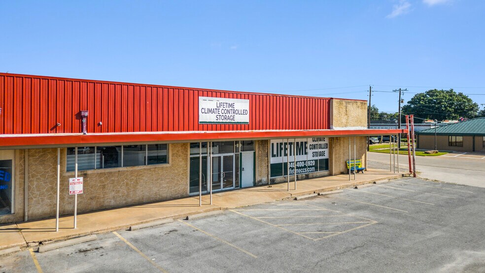 More Photos Of , Iowa Park Unknown For Sale