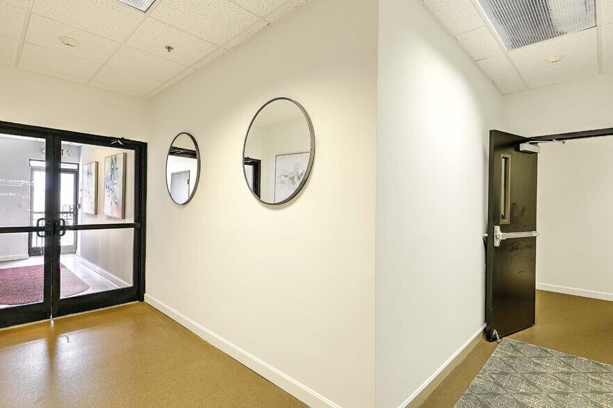 More Photos Of 577 Warren Ave, East Providence Storefront Retail Office For Sale