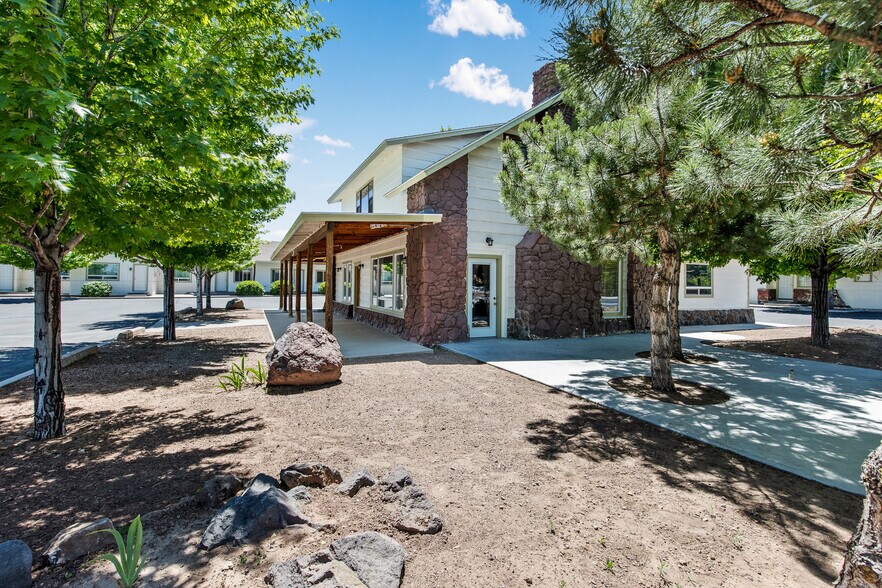 More Photos Of 2010 E Route 66, Flagstaff Apartments For Sale