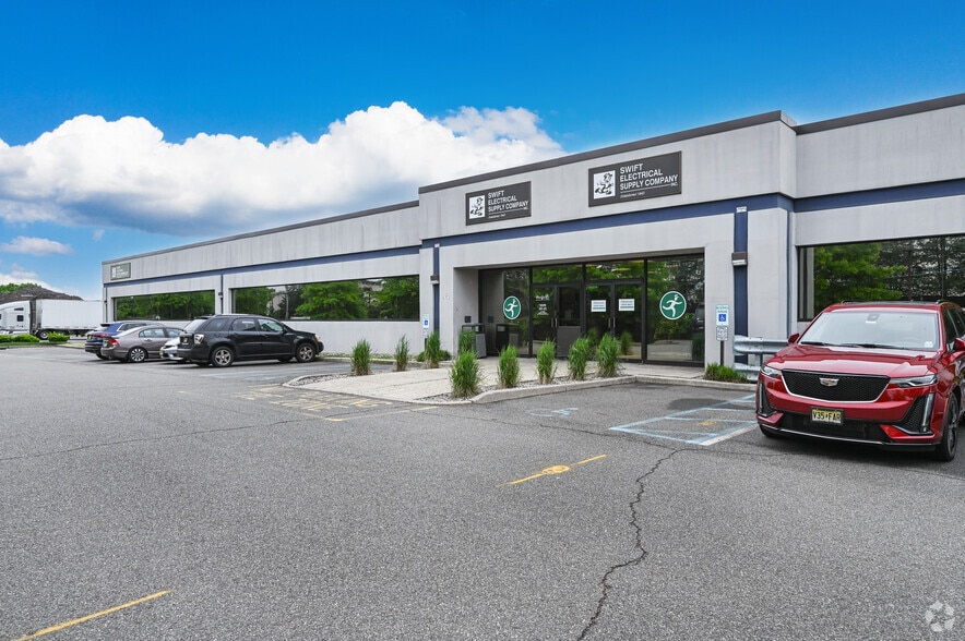 More Photos Of 100 Hollister Rd, Teterboro Light Distribution For Lease