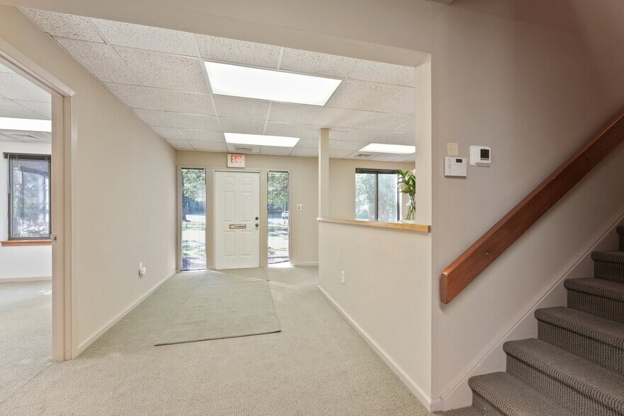 More Photos Of 176 Tamarack Cir, Skillman Office For Sale