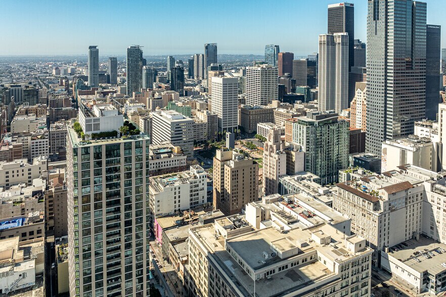 More Photos Of 425 S Broadway, Los Angeles General Retail For Sale