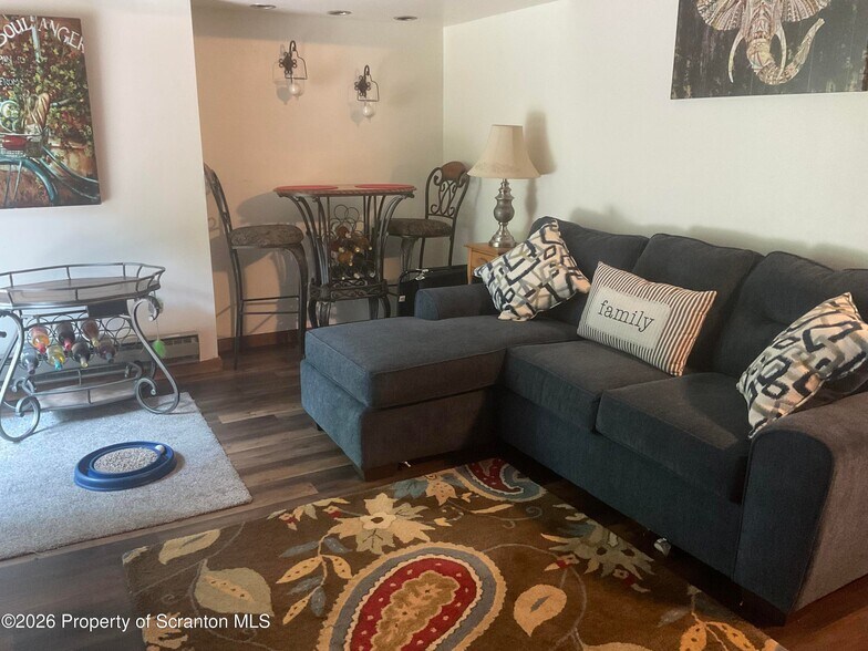 More Photos Of 28 Southside Ln, Scott Township Specialty For Sale