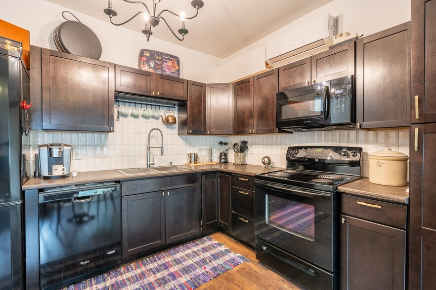 More Photos Of 299 James St N, Hamilton Storefront Retail Residential For Sale