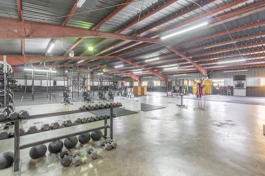 More Photos Of 1624 Airline Dr, Houston Warehouse For Sale