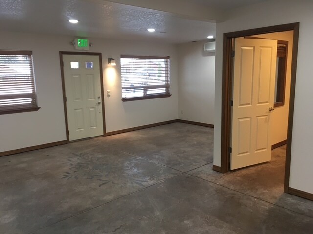 More Photos Of 10733-10745 N Government Way, Hayden Light Distribution For Lease