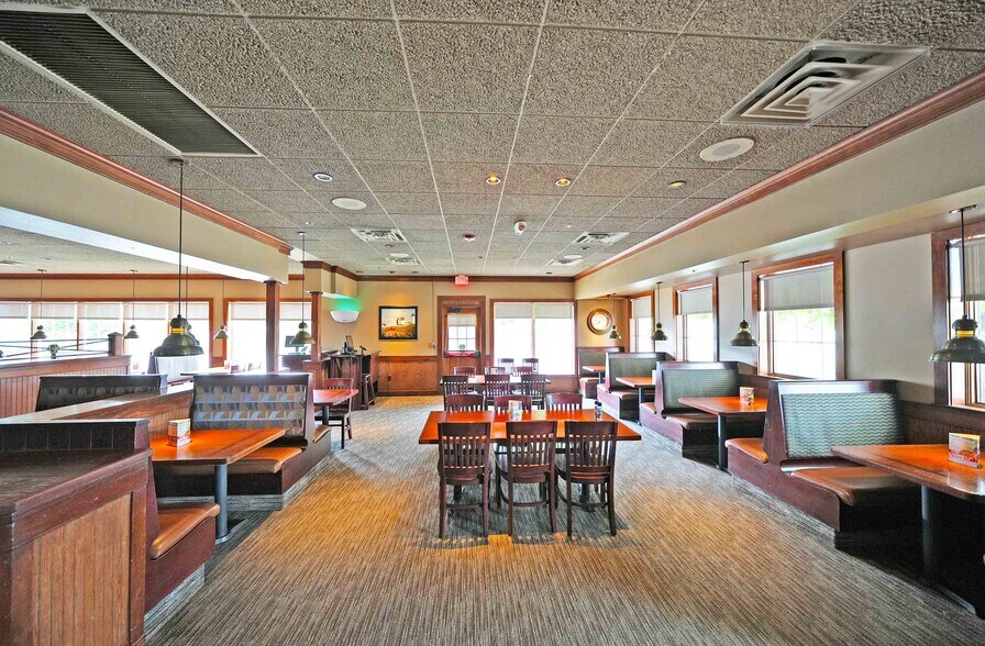 More Photos Of 905 N 1st St, Yakima Restaurant For Sale