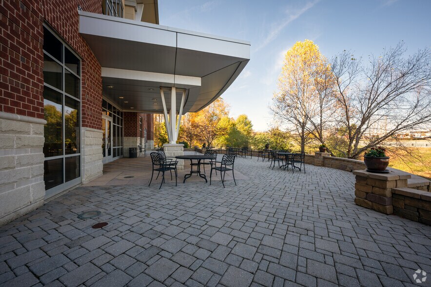 More Photos Of 15521 Midlothian Tpke, Midlothian Office For Lease