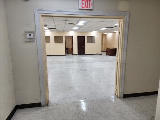 More Photos Of 10739-10741 Tucker St, Beltsville Warehouse For Lease