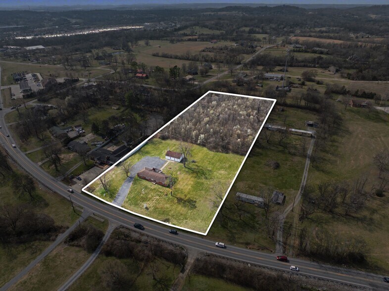 More Photos Of 611 New Shackle Island Rd, Hendersonville Flex For Sale