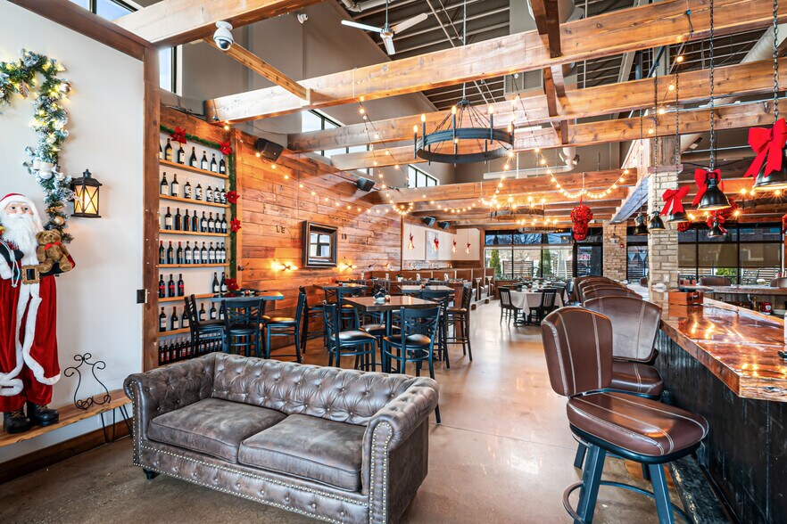 More Photos Of 40W188 Campton Crossings Dr, St Charles Restaurant For Sale
