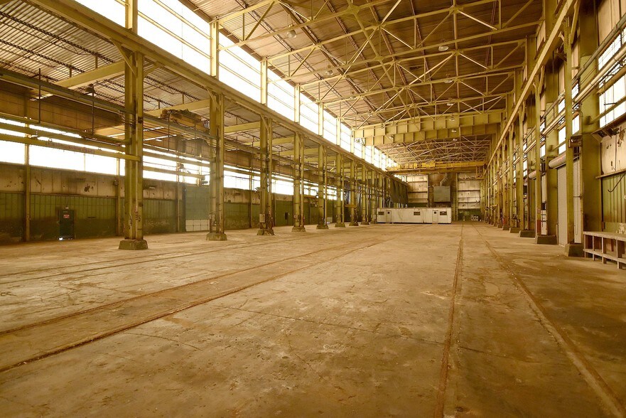 More Photos Of 420 Woodruff Rd, Joliet Warehouse For Lease
