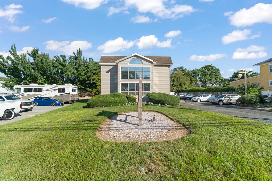 More Photos Of 410 S Main St, Pleasantville Office For Sale