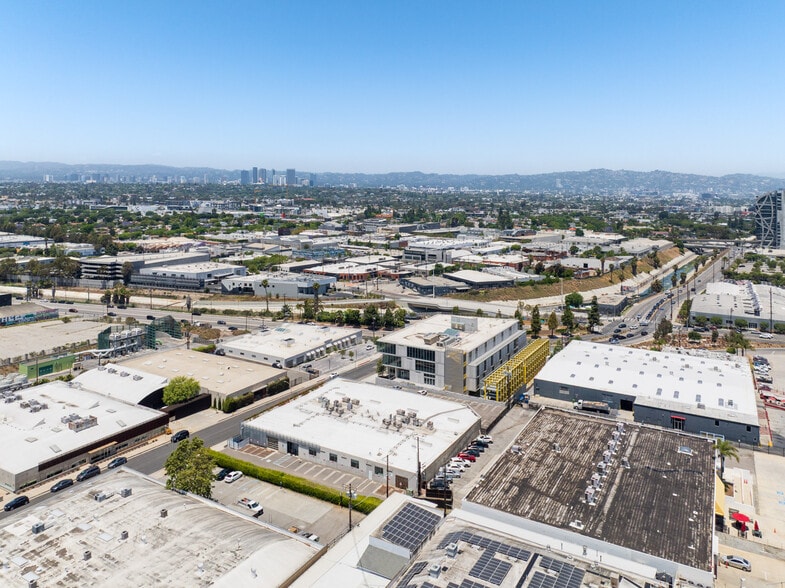 More Photos Of 3640 Holdrege Ave, Los Angeles Loft Creative Space For Lease