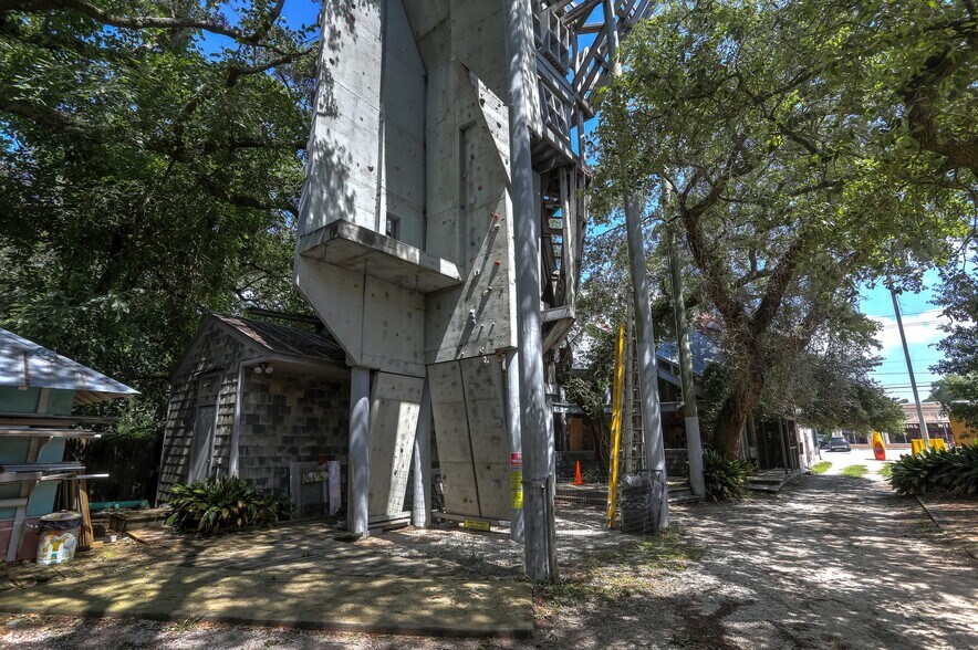 More Photos Of 3009 E Cervantes St, Pensacola Freestanding For Sale