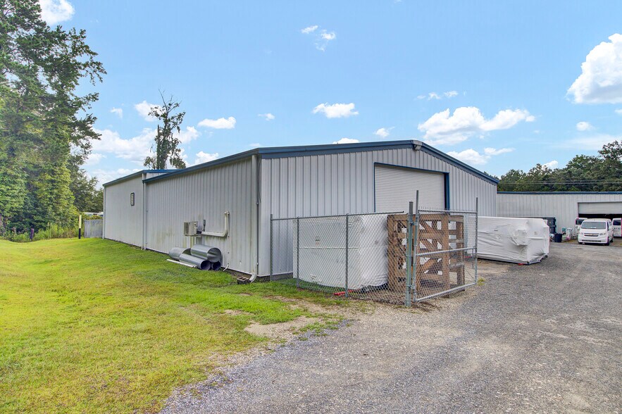 More Photos Of 3806-3816 Ladson Rd, Ladson Flex For Lease