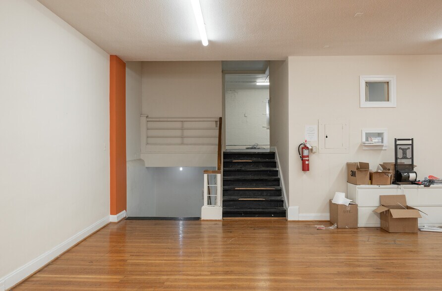 More Photos Of 1008 W Main St, Durham Storefront Retail Office For Lease