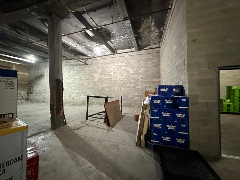 More Photos Of 1033 Massachusetts Ave, Roxbury Light Distribution For Lease