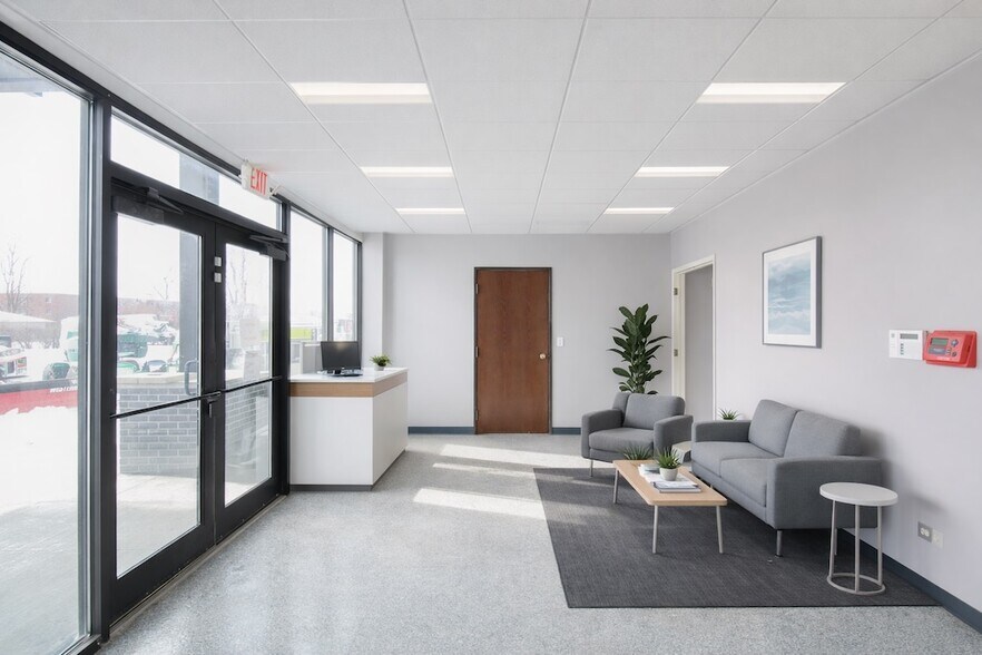 More Photos Of 600 Russel Ct, Woodstock Office For Lease