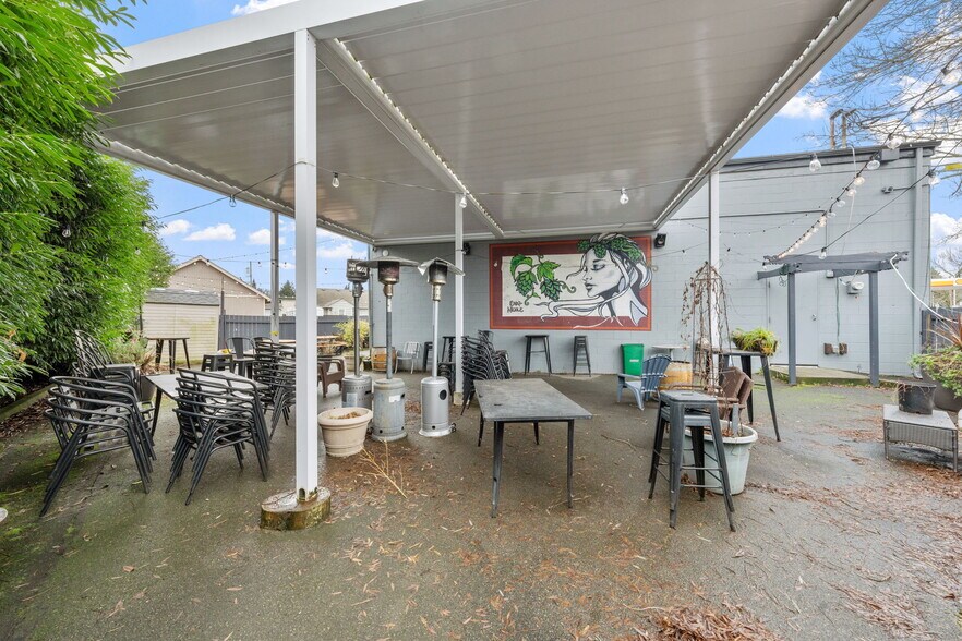 More Photos Of 351 Park Ave N, Renton General Retail For Sale
