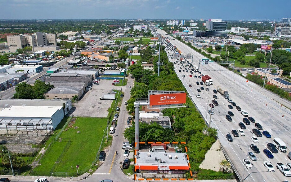 More Photos Of 643 NW 20th St, Miami Freestanding For Sale