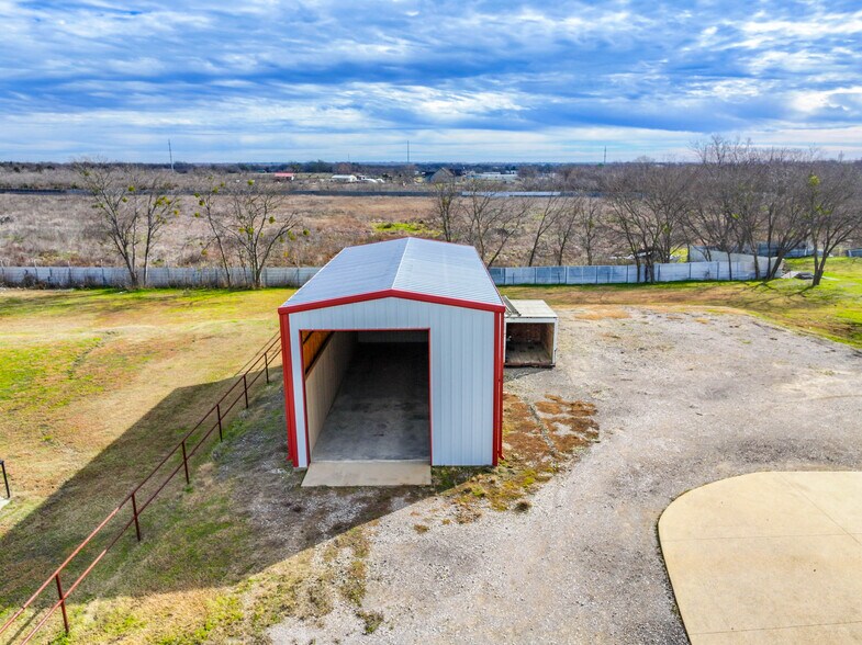 More Photos Of 11900 FM 1392, Terrell Warehouse For Lease