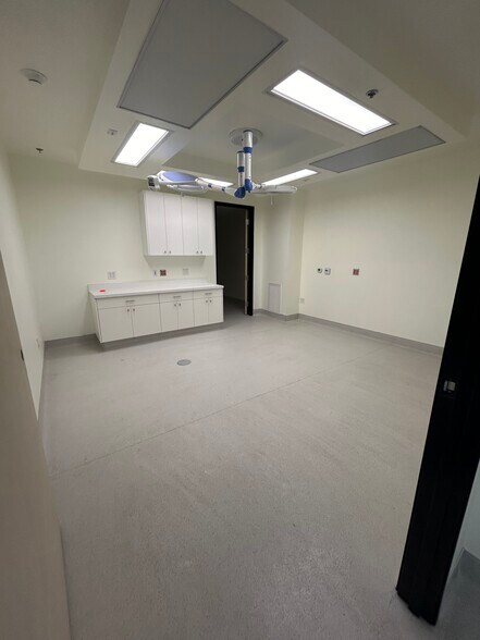 More Photos Of 50 N La Cienega Blvd, Beverly Hills Coworking Space