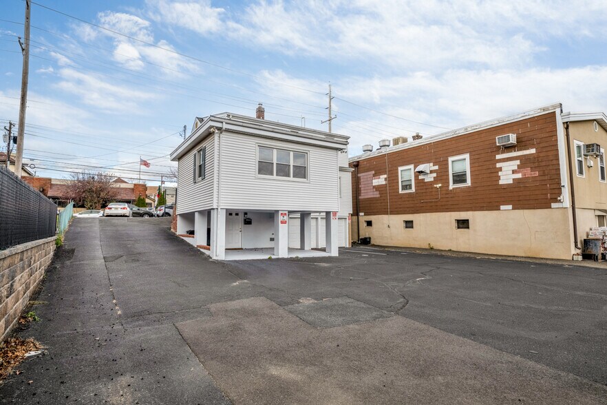 More Photos Of 306-308 Union Blvd, Totowa Office For Lease