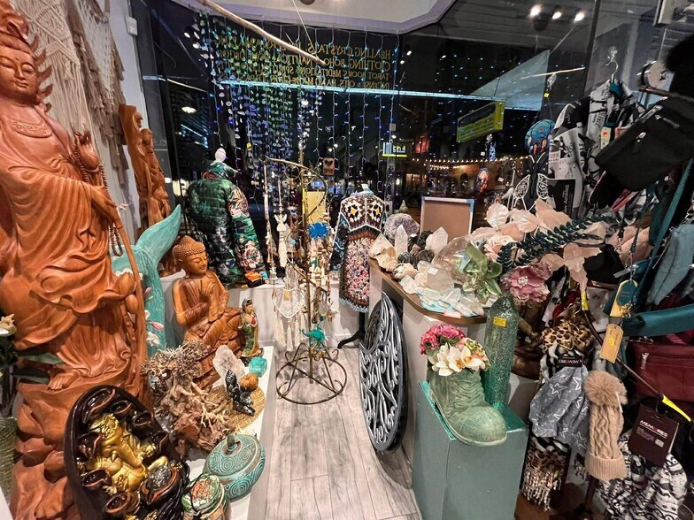 More Photos Of 2987 Granville St, Vancouver General Retail For Lease