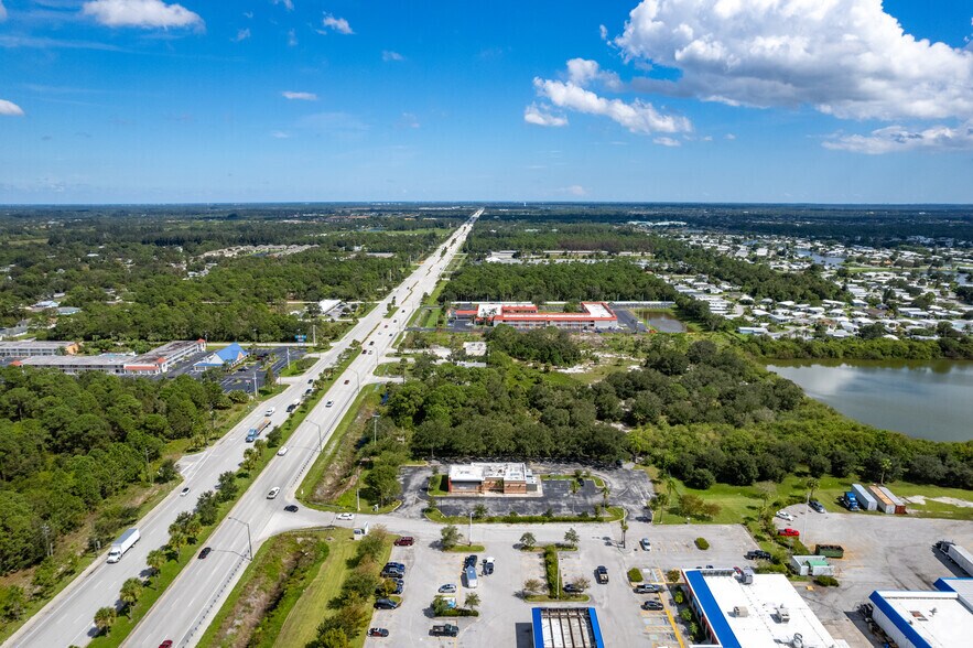 More Photos Of 8905 20th St, Vero Beach Fast Food For Lease