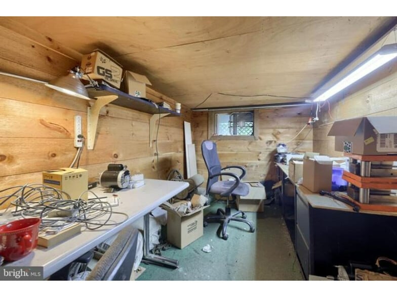 More Photos Of 240 Railroad Ave, Bird In Hand Flex For Sale