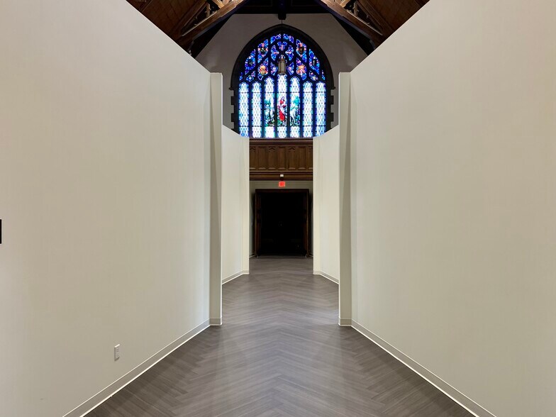 More Photos Of 1864 Frankfort Ave, Louisville Office For Lease