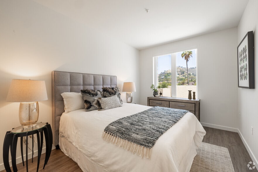 More Photos Of 7520-7566 W Sunset Blvd, Los Angeles Apartments For Lease