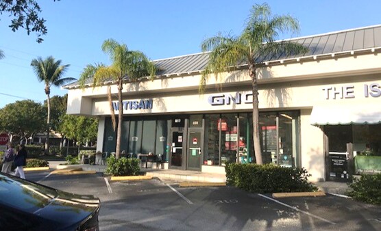 More Photos Of 600-658 Crandon Blvd, Key Biscayne General Retail For Sale