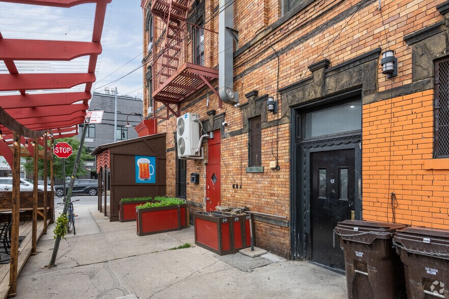 More Photos Of 134 Kingsland Ave, Brooklyn Apartments For Lease