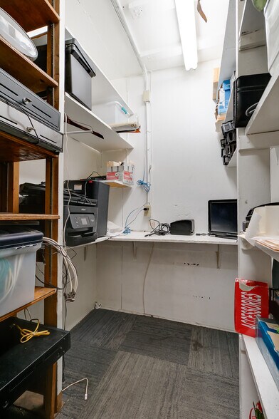 More Photos Of 7016 Page Ave, Saint Louis General Retail For Lease