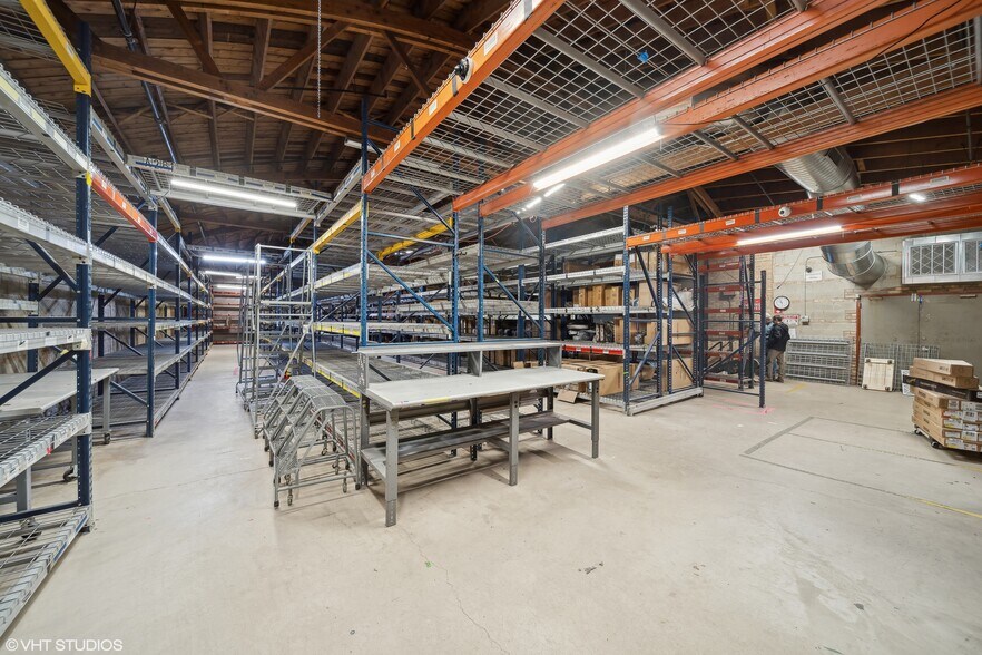 More Photos Of 1431 W Hubbard St, Chicago Light Distribution For Lease