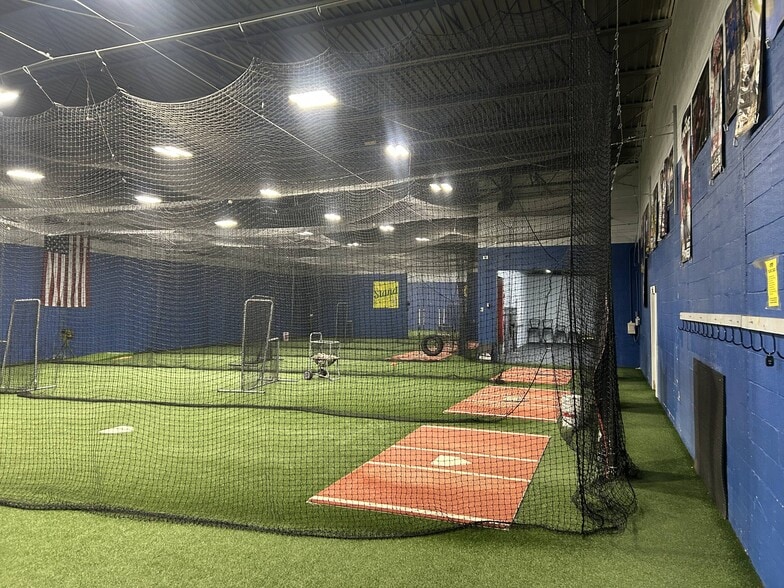 More Photos Of 5730 Bluffton Rd, Fort Wayne Light Manufacturing For Sale