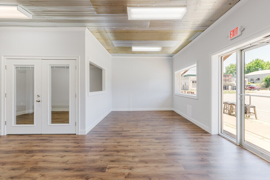 More Photos Of 501 W Forsyth St, Americus General Retail For Sale