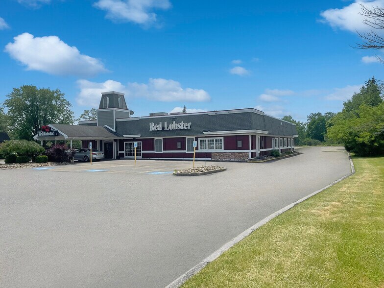 More Photos Of 7540 Transit Rd, Amherst Restaurant For Sale