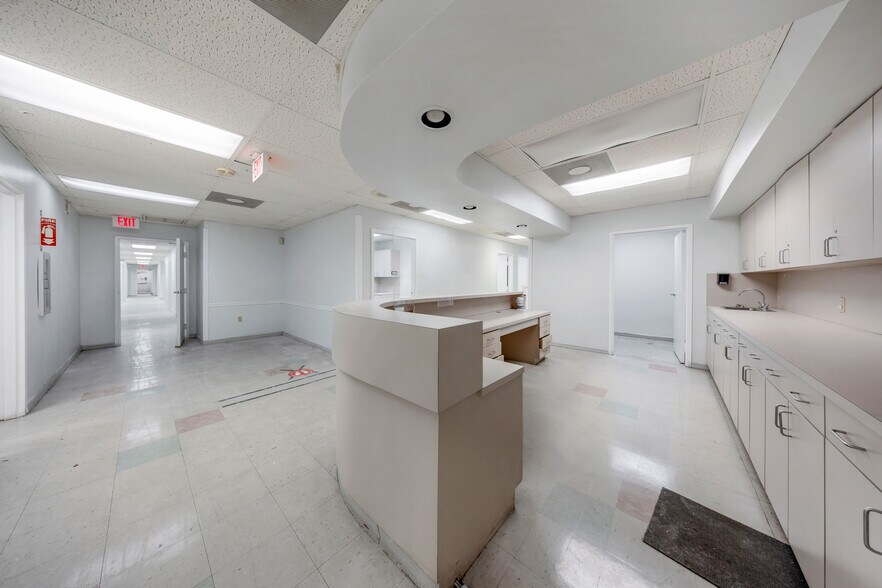 More Photos Of 2901 NW 17th Ave, Miami Office For Sale
