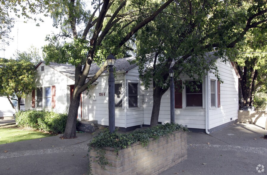 More Photos Of 724 G St, Davis Office For Sale