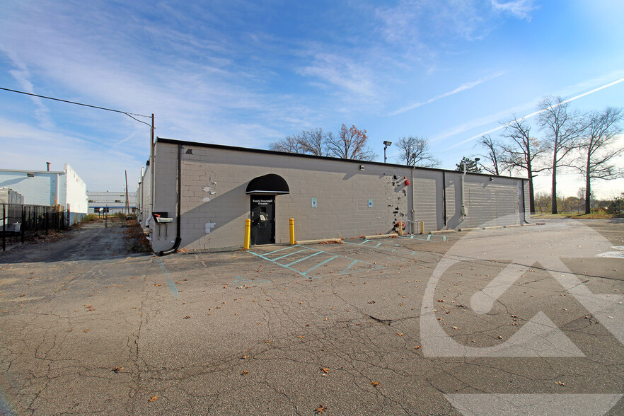 Primary Photo Of 20855 Telegraph Rd, Southfield Warehouse For Sale