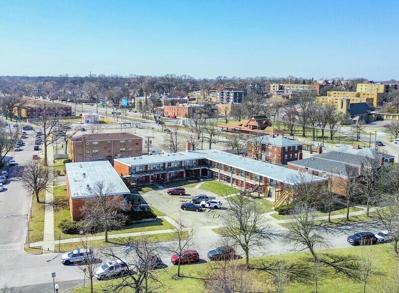 Primary Photo Of 1901 W Pryor Ave, Chicago Apartments For Sale