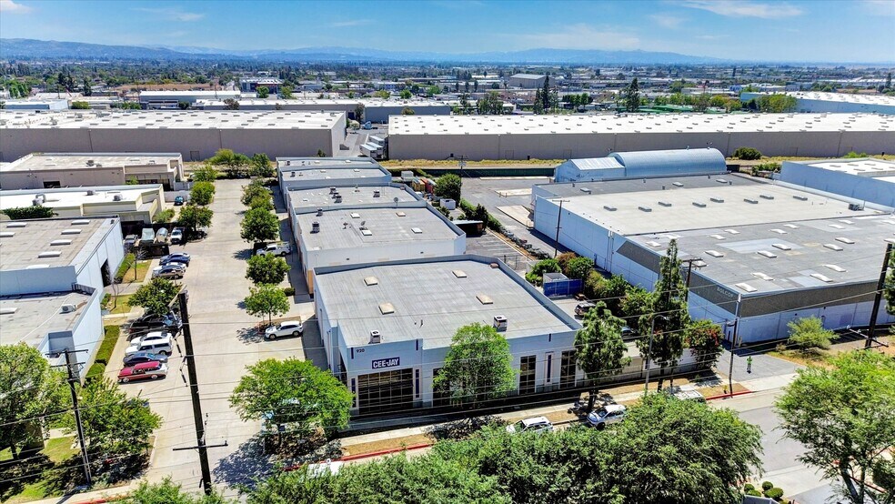 More Photos Of 920 W 10th St, Azusa Warehouse For Sale
