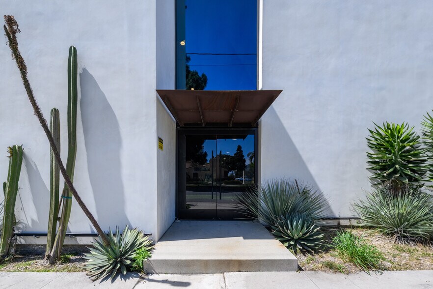 More Photos Of 3331 Ocean Park Blvd, Santa Monica Loft Creative Space For Lease