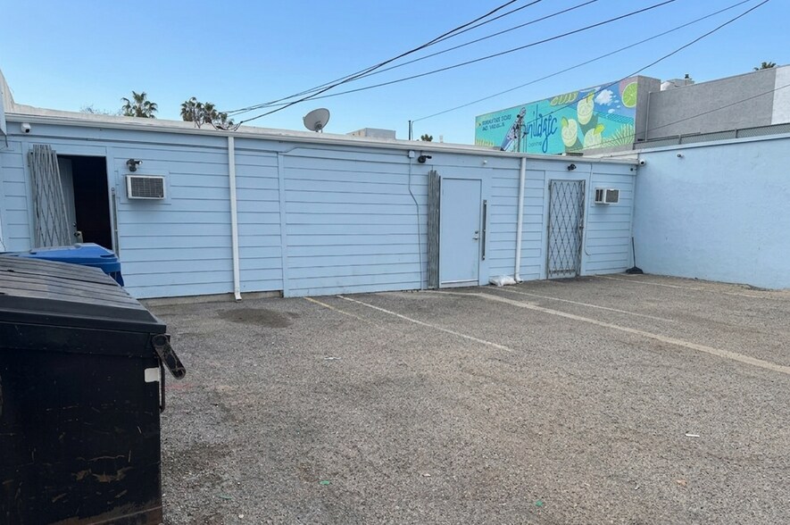 More Photos Of 7509 Melrose Ave, Los Angeles Storefront For Sale