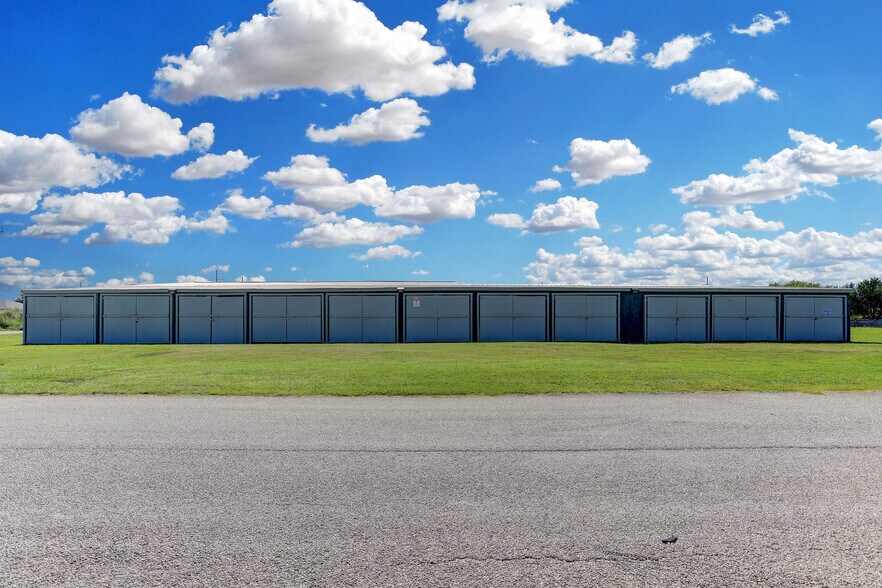 More Photos Of 1426 Nelson Ave, Port Bolivar Warehouse For Sale