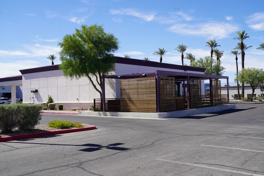 More Photos Of 221 N Stephanie St, Henderson Restaurant For Lease