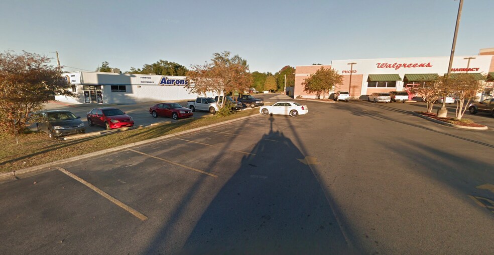 More Photos Of 18010 Pineville Rd, Long Beach Freestanding For Lease